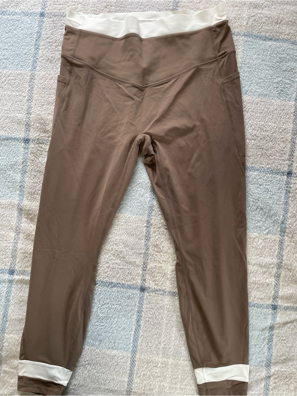 HALARA Brown Leggings with White Waistband & Cuffs